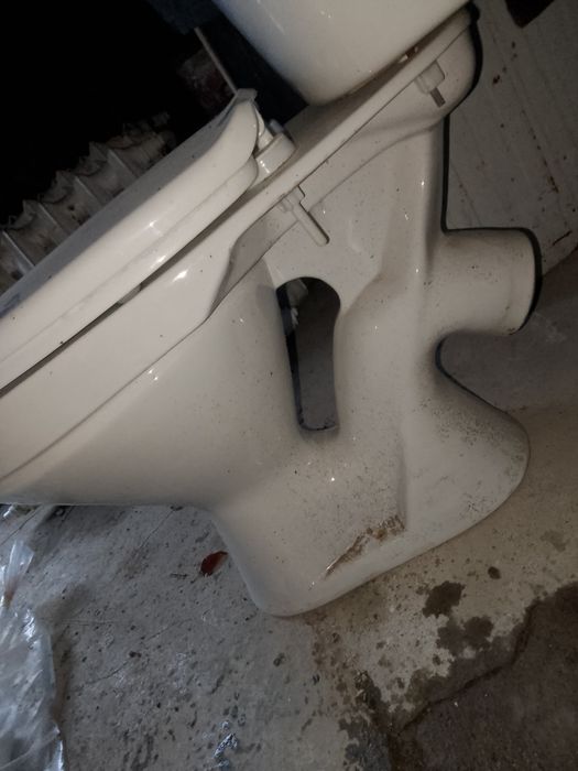 Продам унитаз хороший состояние