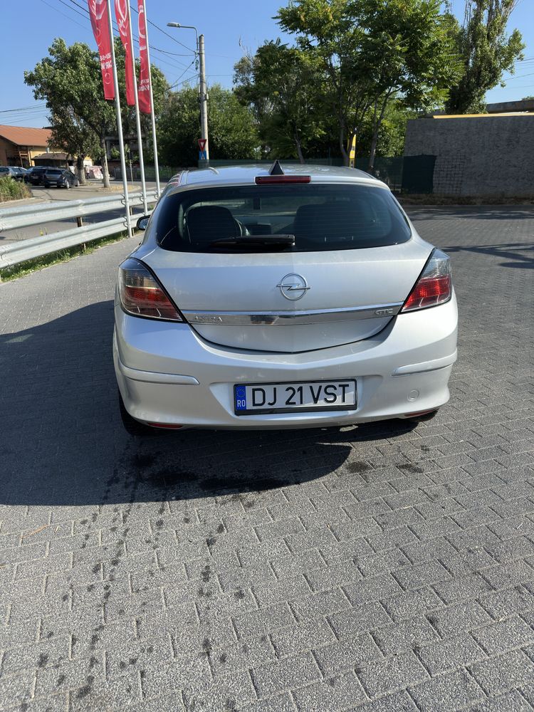 Opel astra h gtc