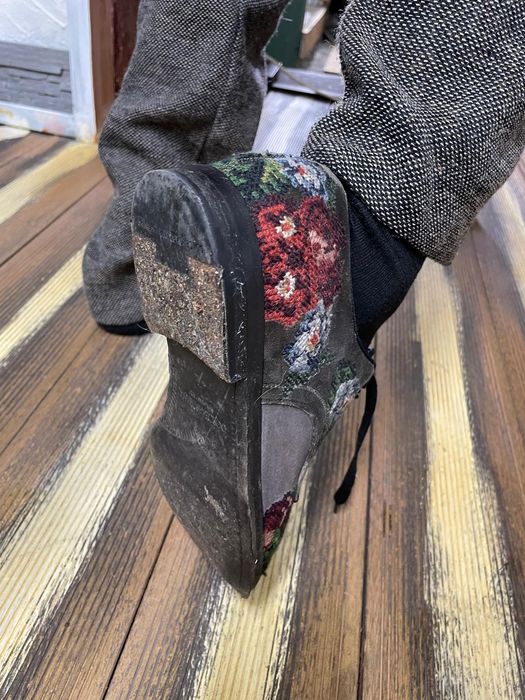 Pantofi piele brodata