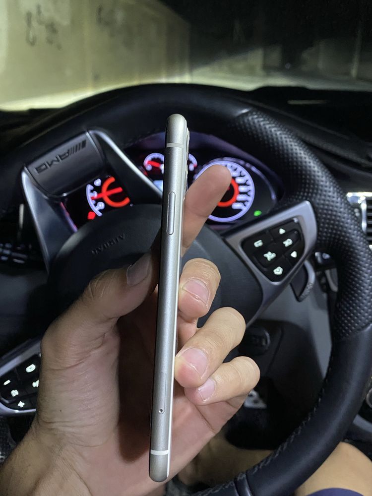iPhone 11 karobka