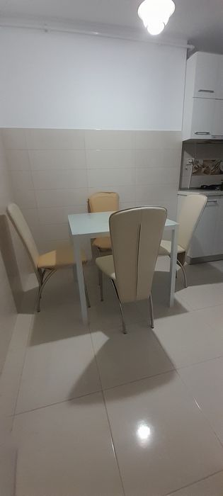 Masa dining+ 4 scaune gratis.