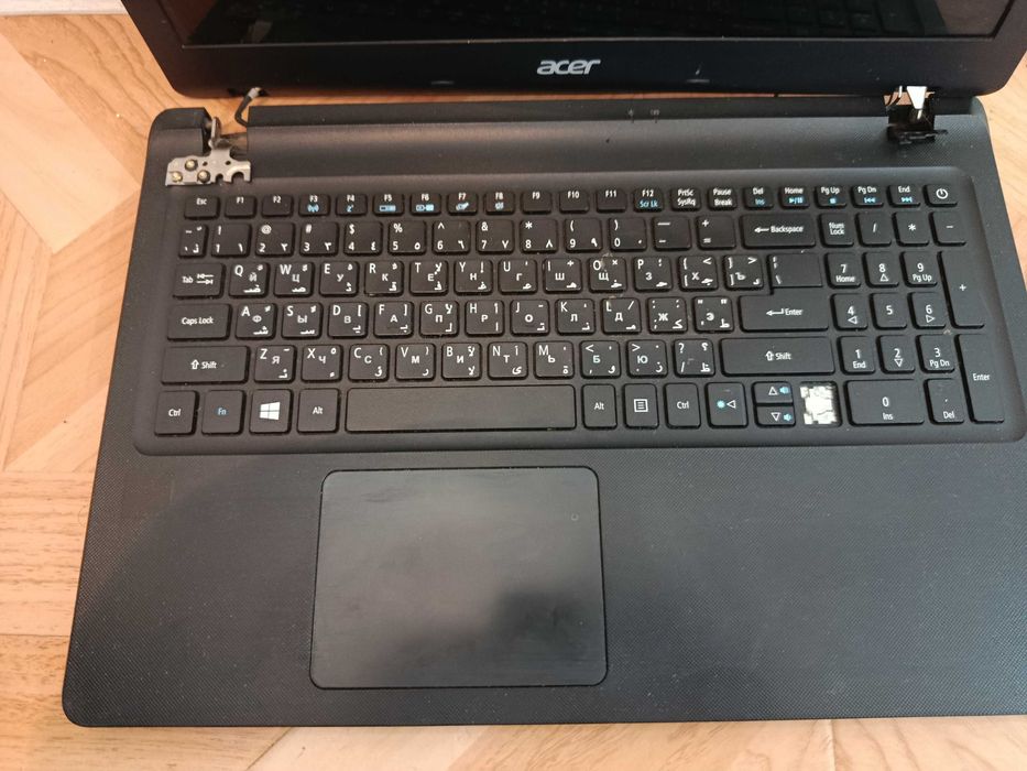 Ноутбук acer Aspire ES1-572