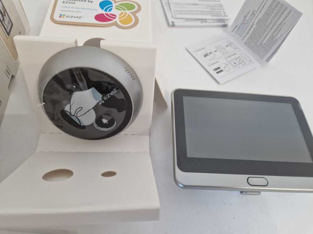 Камера за наблюдение Ezviz DP2C със звънец