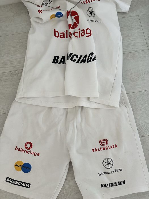 Compleu Balenciaga Marimea L scurt