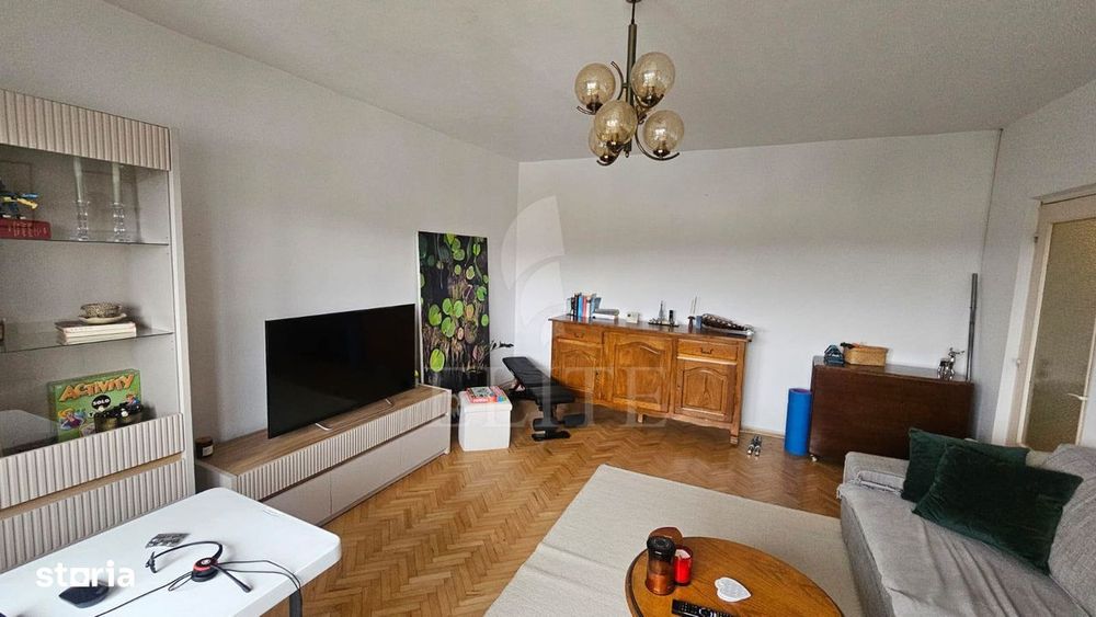 Apartament 3 camere în zona Calea Floresti
