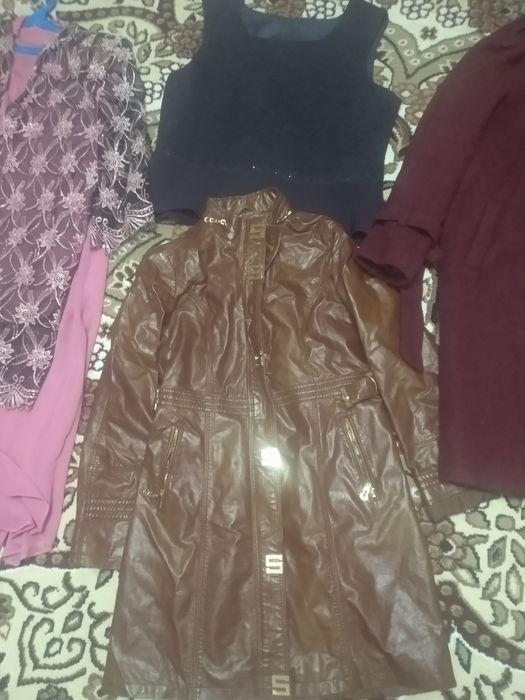 продаются женский платье разний