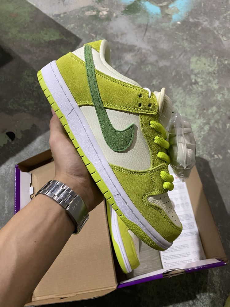 Nike SB Dunk Low Green Apple