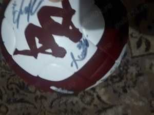 Rapid Bucuresti- Minge cu autografe -- Banii merg la un baiat bolnav