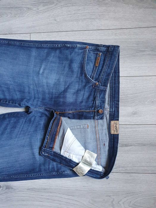 Blugi WRANGLER "Arizona Stretch" - Marime W42 L32 (Talie 107 cm)