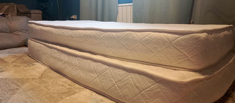 продам  матрасы размерами 200*90