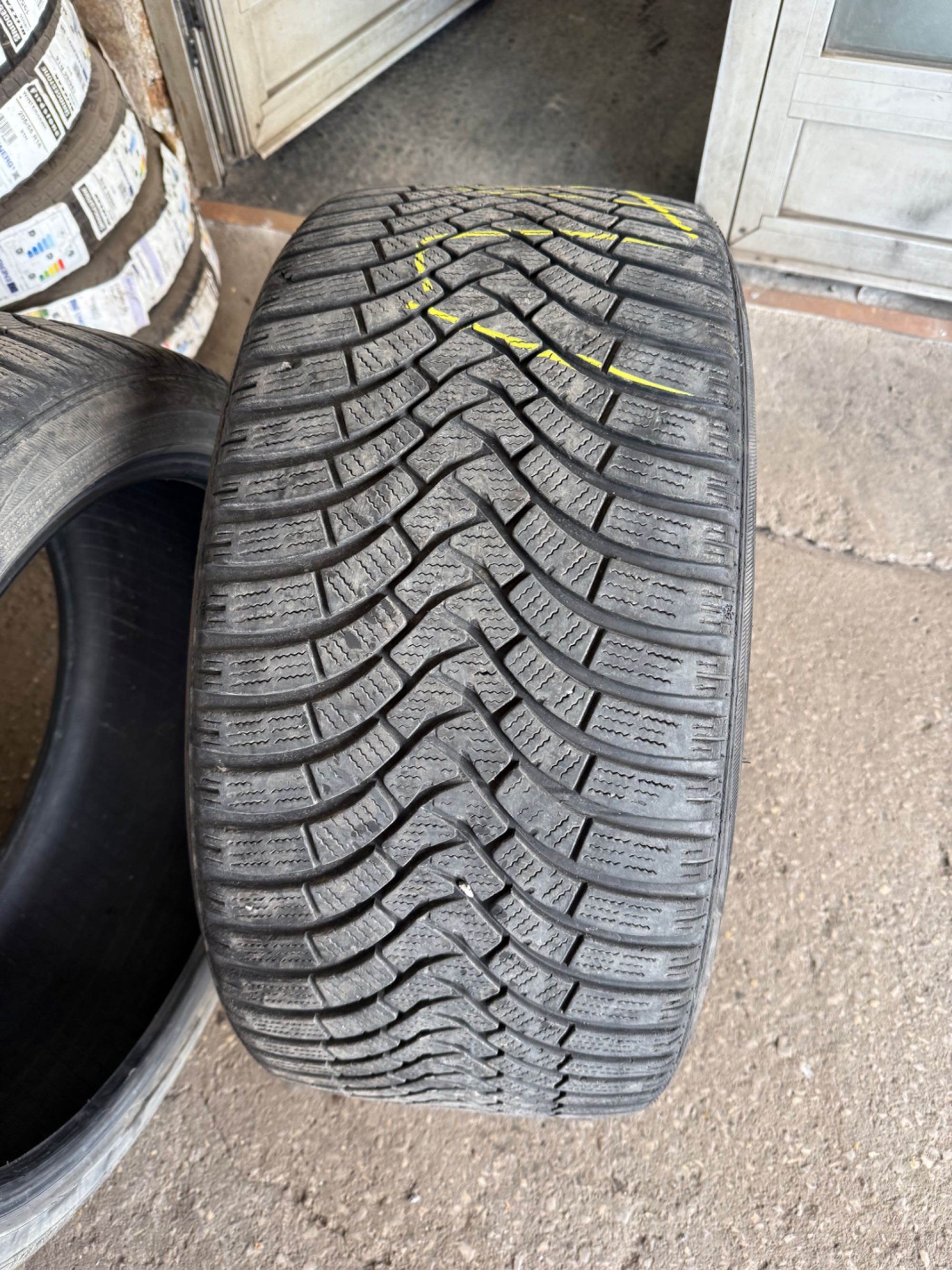 Зимни гуми за SUV FALKEN 295/35/21