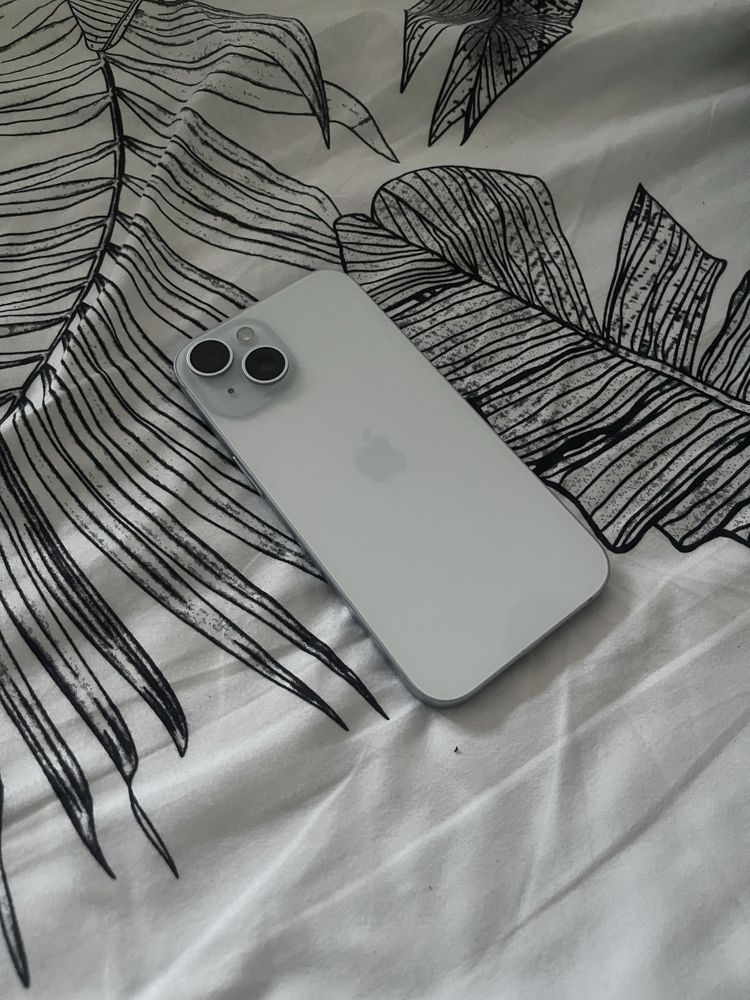 iPhone 15 ; 128gb
