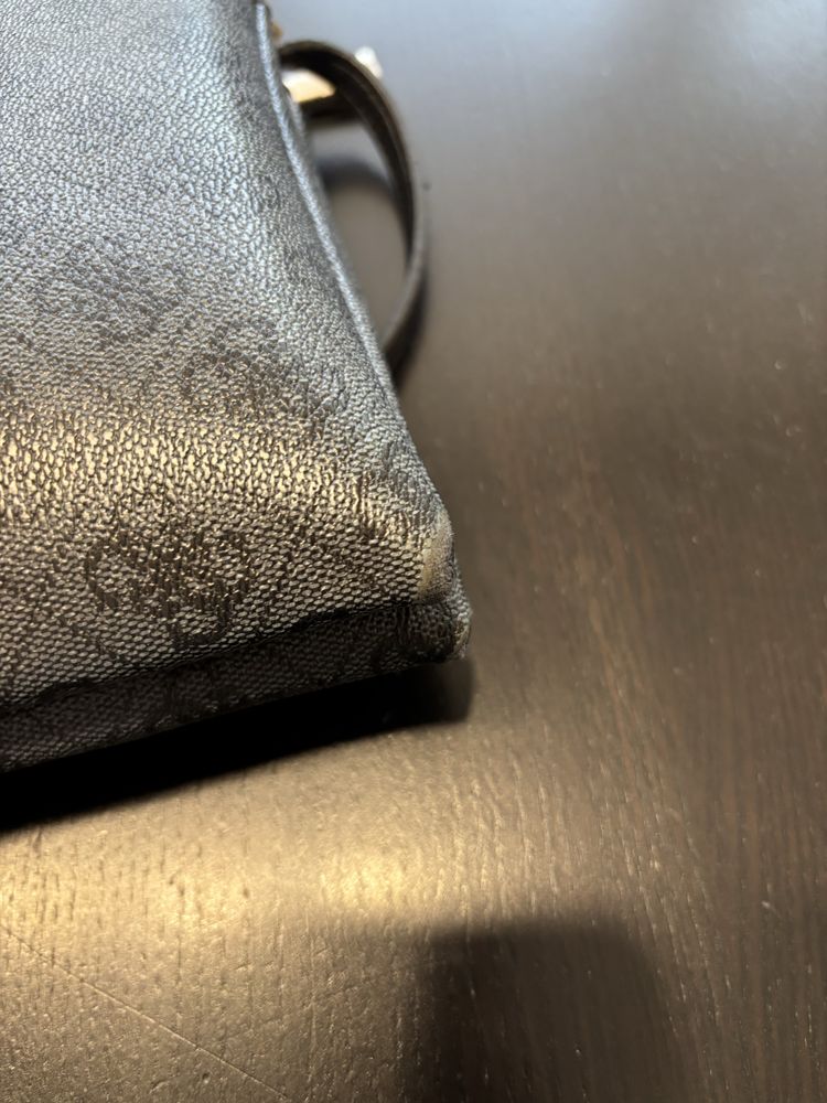 Дамска чанта Guess