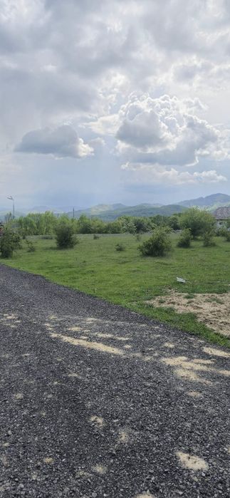 Teren cu panoramă superbă