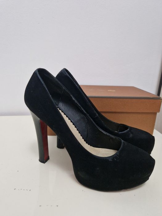 Туфли лабутены замша