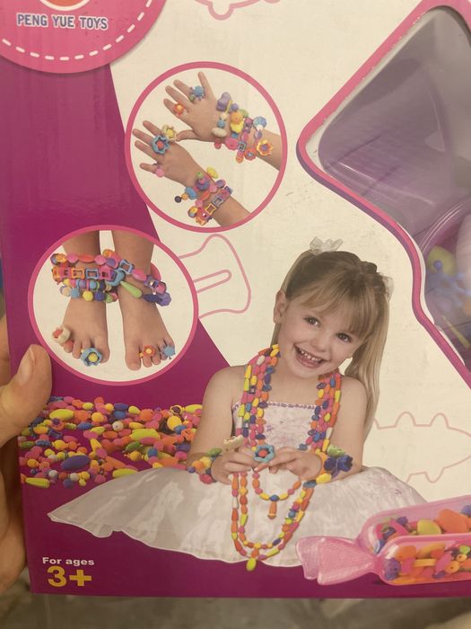 Набор для девочки по изготовлению бус, колец и браслетов