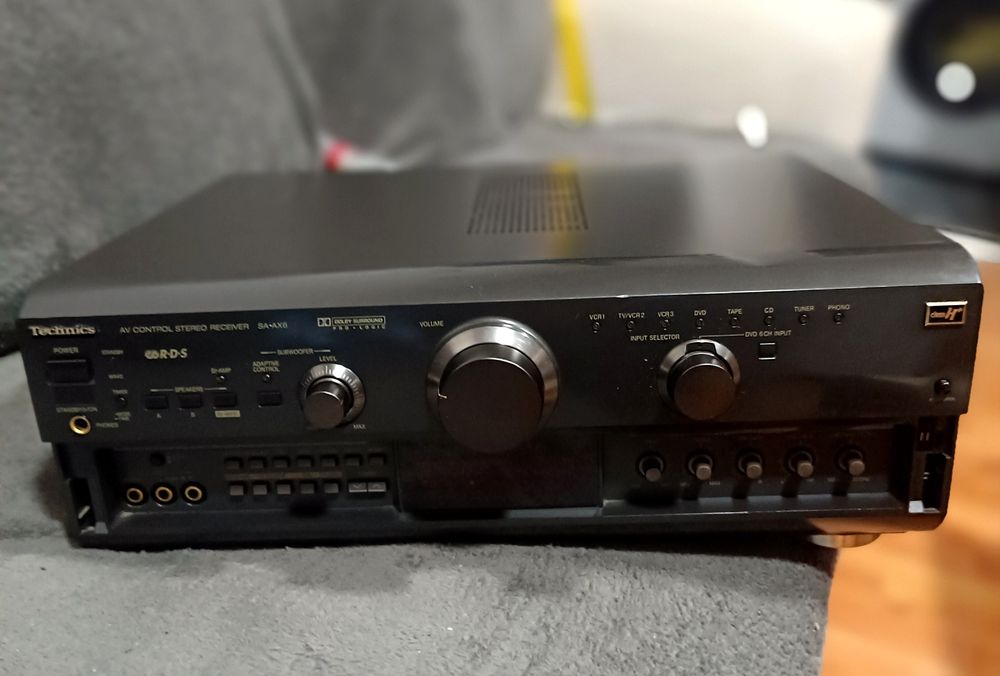 Technics SA-AX 6 - 5 * 100 W + 100 W / subwoofer.