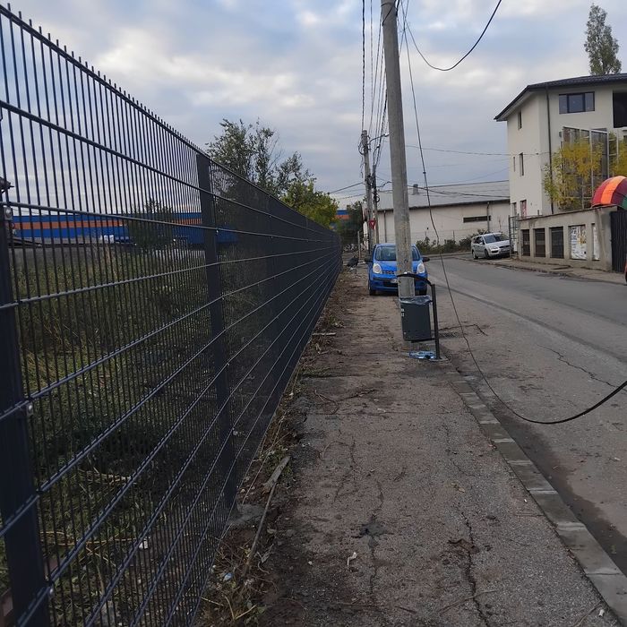 Sunăti pentru mai multe detali