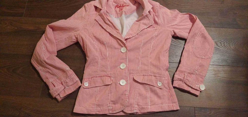 Вталено дамско интересно розово сако. Размер "М".