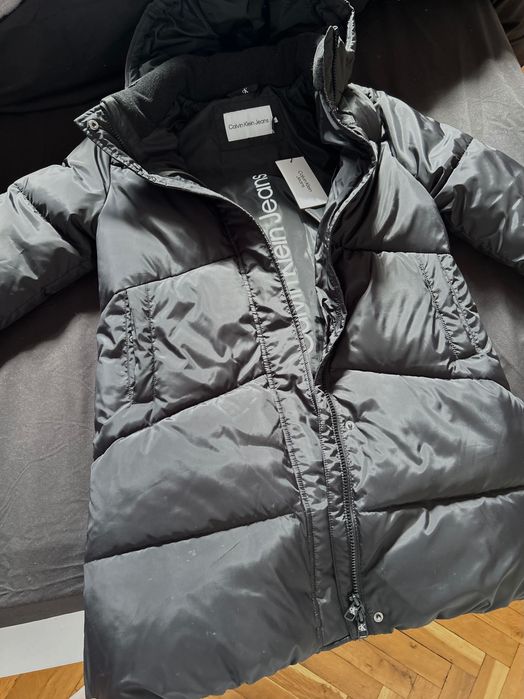 Черно яке(шуба) на Calvin Klein Jeans