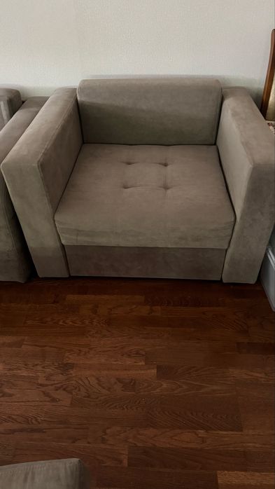 Продам кресло с пуфиком