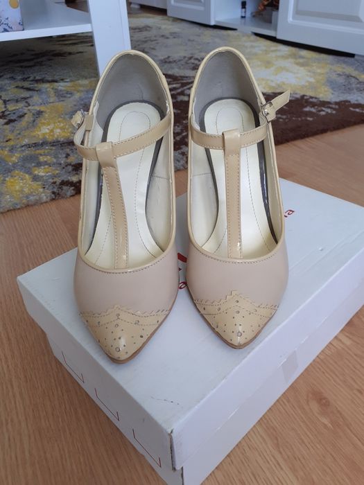 Pantofi din piele mărimea 35