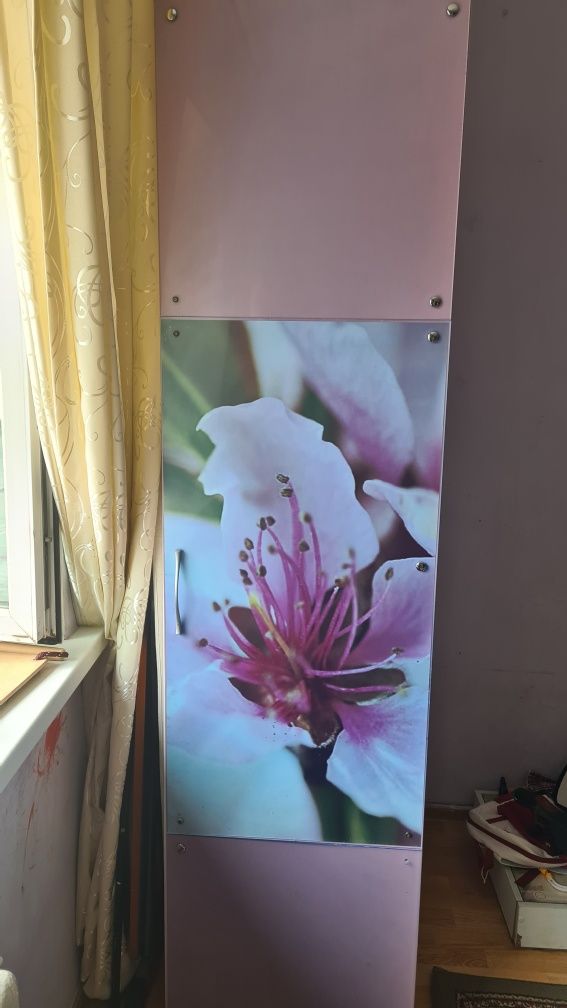 Шкаф высокий, прочный из мдф