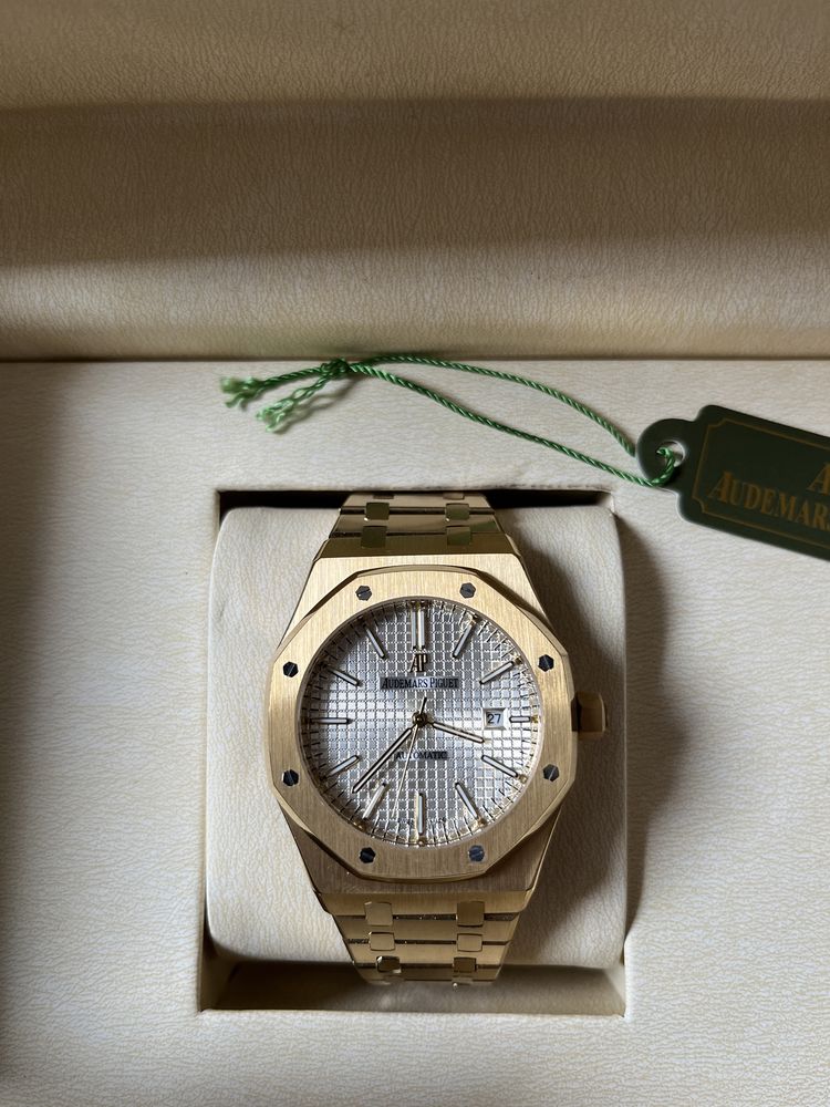 AP Royal Oak gold