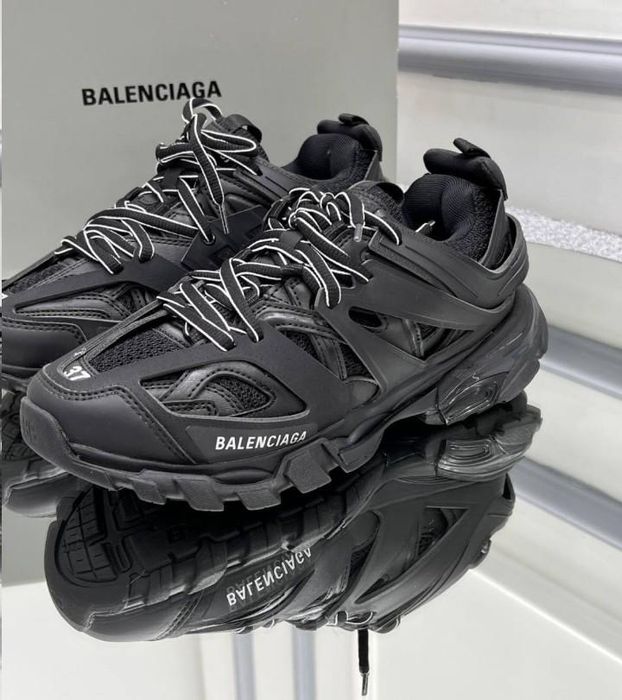 Balenciaga track