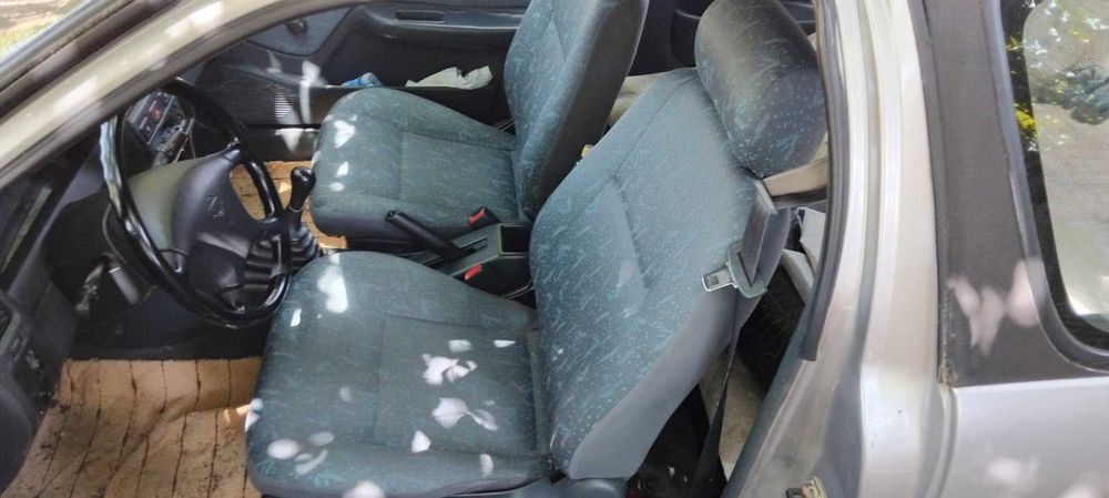 продавам части за Нисан Алмера