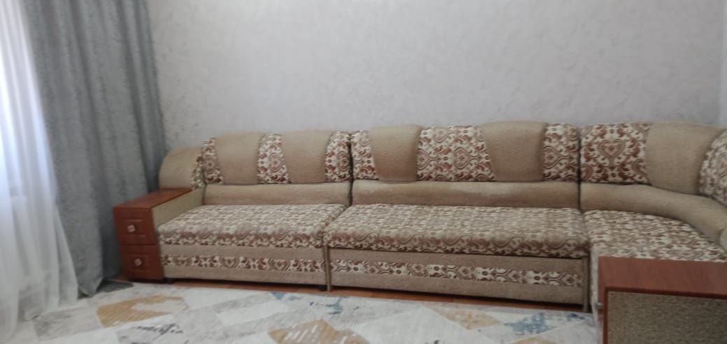 Срочно! Продаётся диван.