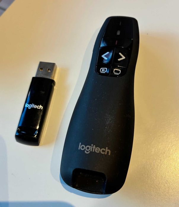 Лазерна показалка Logitech R400 Wireless Laser Presenter
