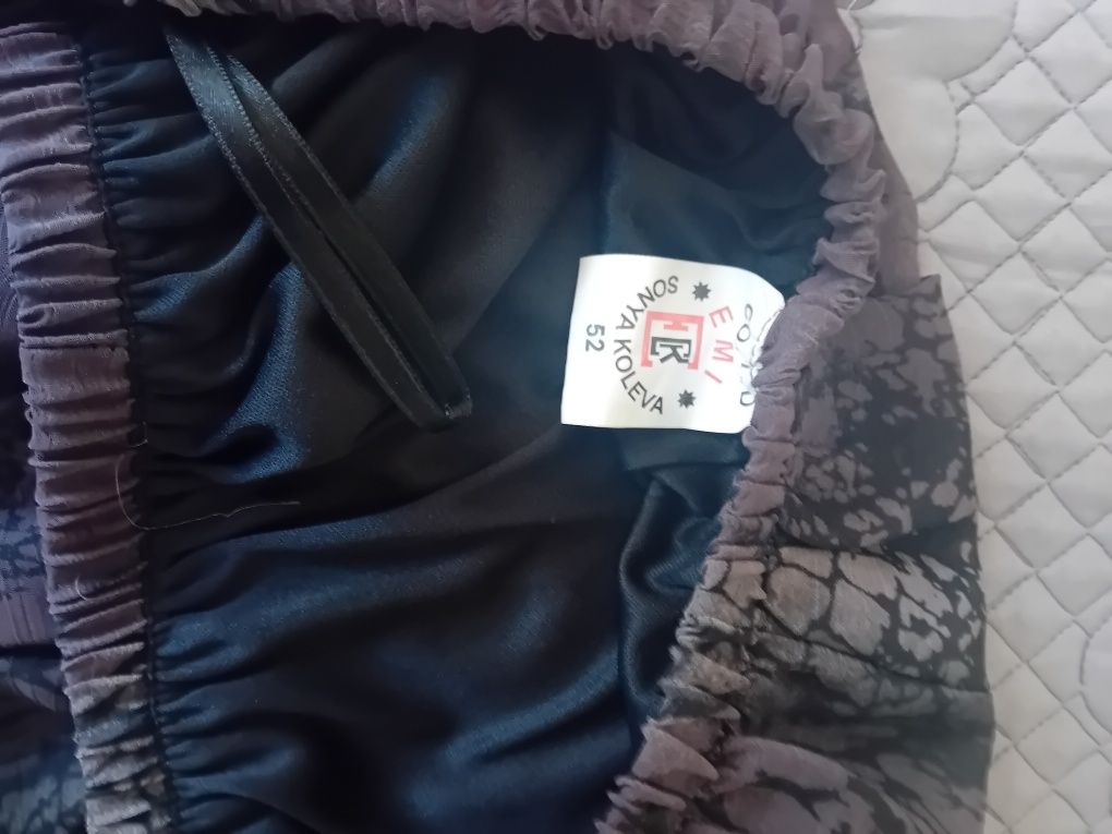 Costumas subțire elegant ca nou marimea 52