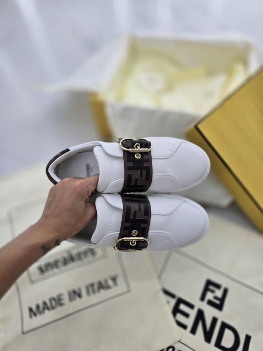 Оригинални обувки fendi