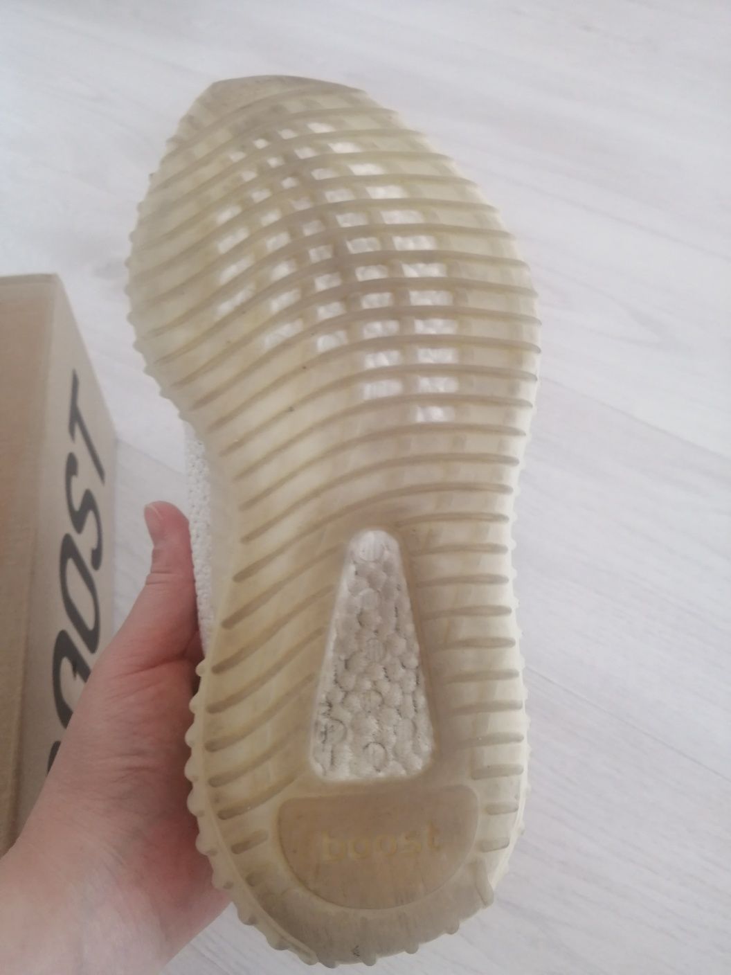 Продаются кроссовки Adidas yeezy