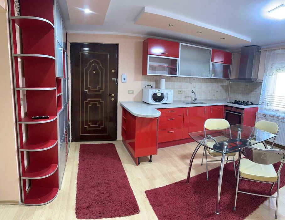 Apartament cu 3 camere decomandat