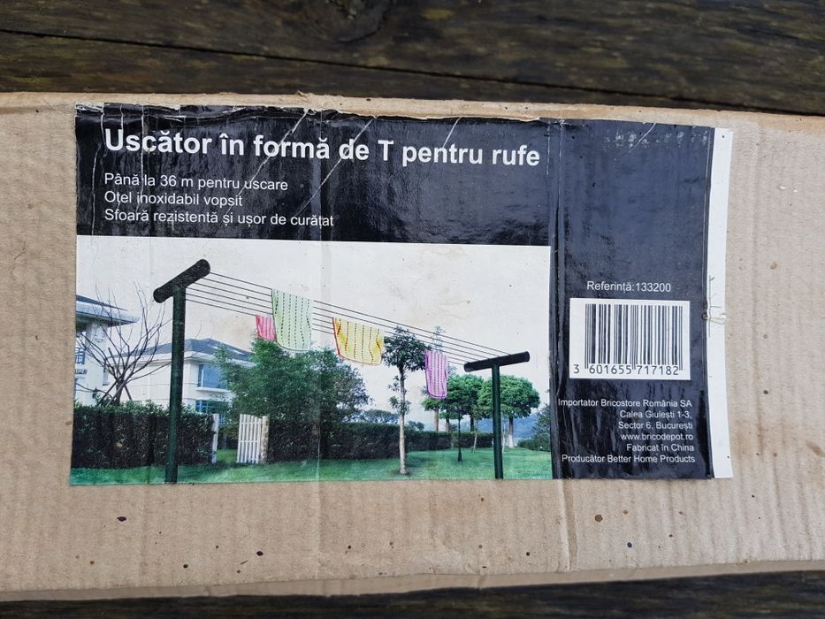 Uscator in forma de T pentru rufe