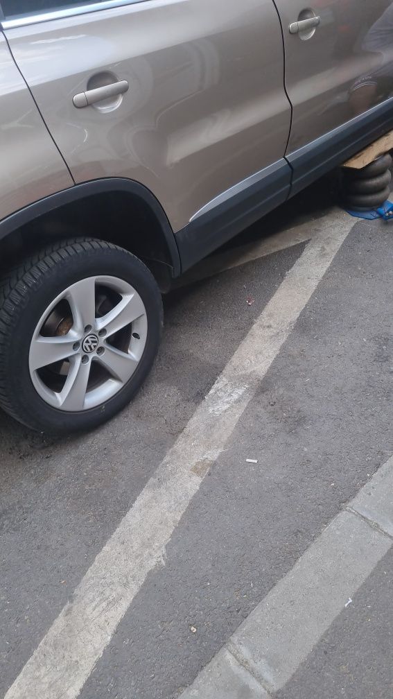 Vând urgent VW Tiguan