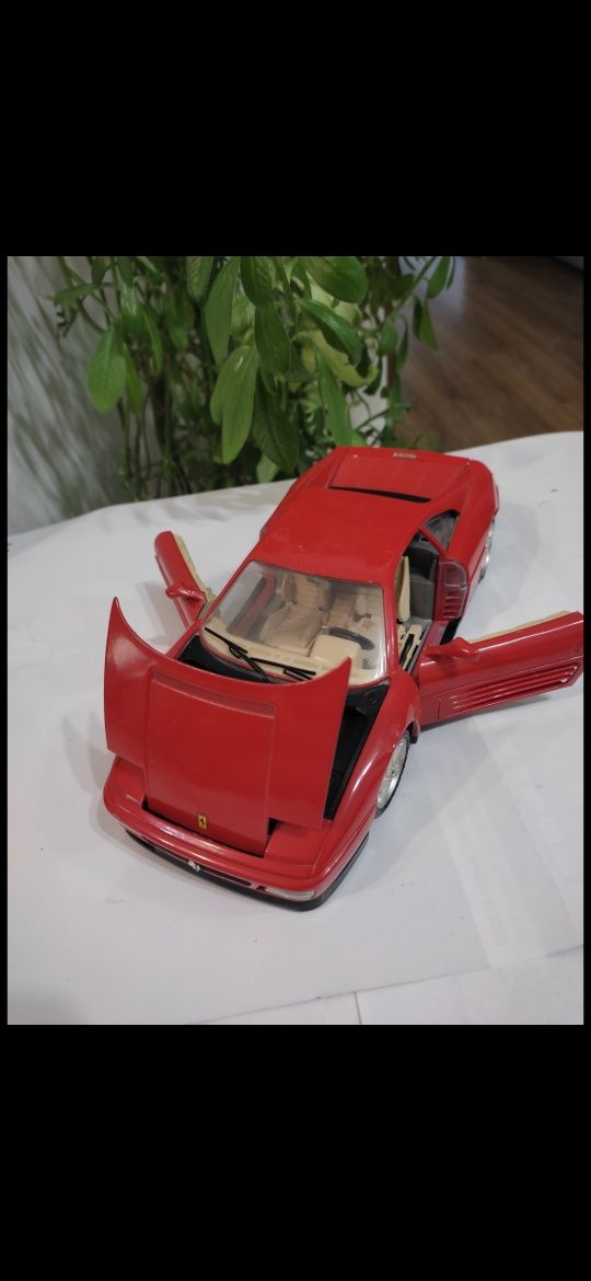 Macheta Ferrari , scala 1 18