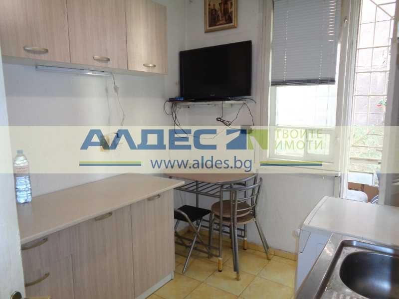 Продава се Тристаен апартамент в София, Яворов - 90 кв.м за 3323 €/кв.м - Снимка #22