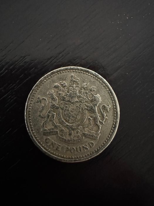 One Pound  Regina Elizabeth II