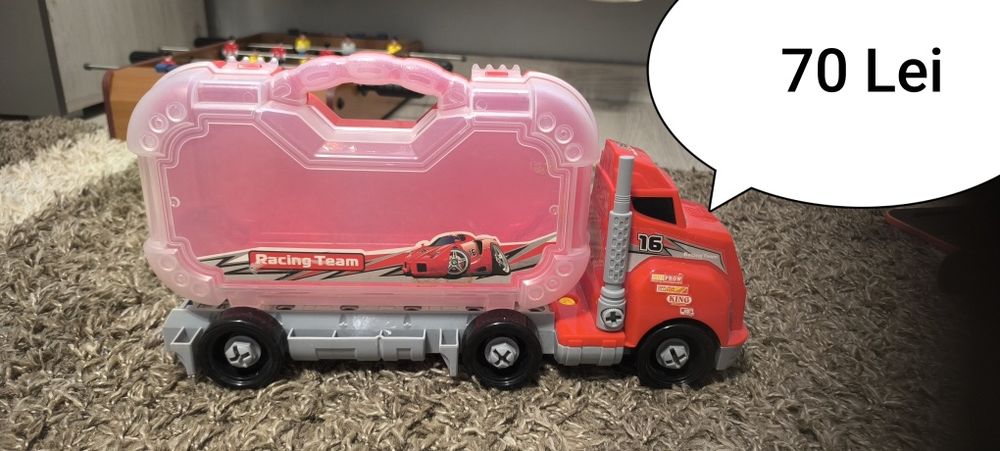 Vând Jucării aproape noi