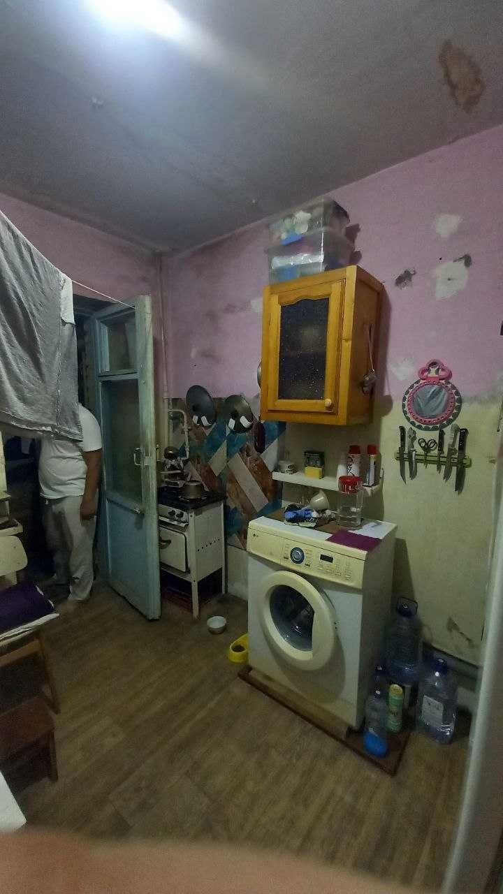 1 хоналик квартира Беруний метро олдида срочно сотилади