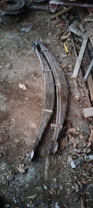 Ресоры на ГАЗ 53 в отличном состоянии.