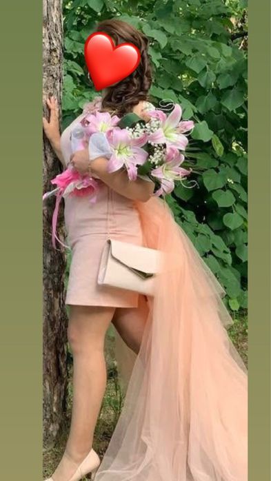 Официална рокля.