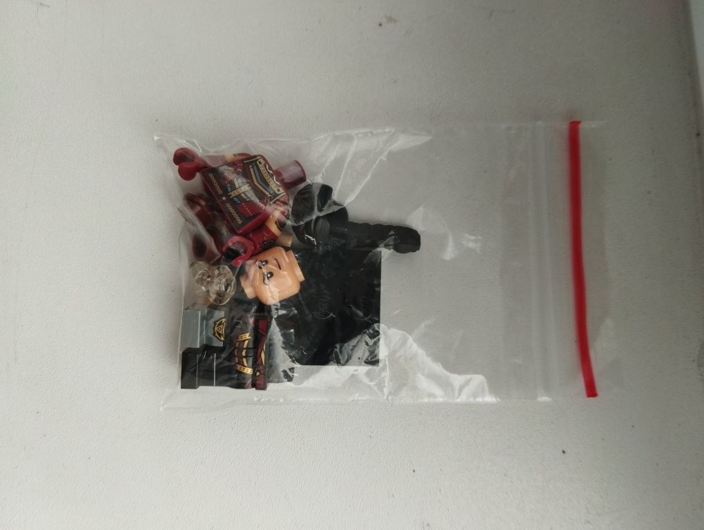 Lego minifigures marvel series 2