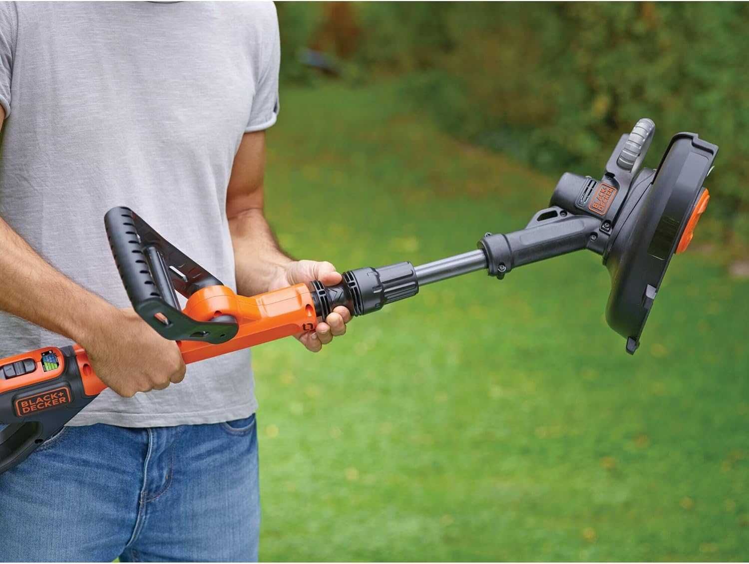 Акумулаторен тример Black & Decker STC1820PCB, Без Батерия и Зарядно