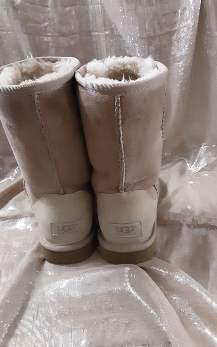 UGG  оригинални ботуши н.37