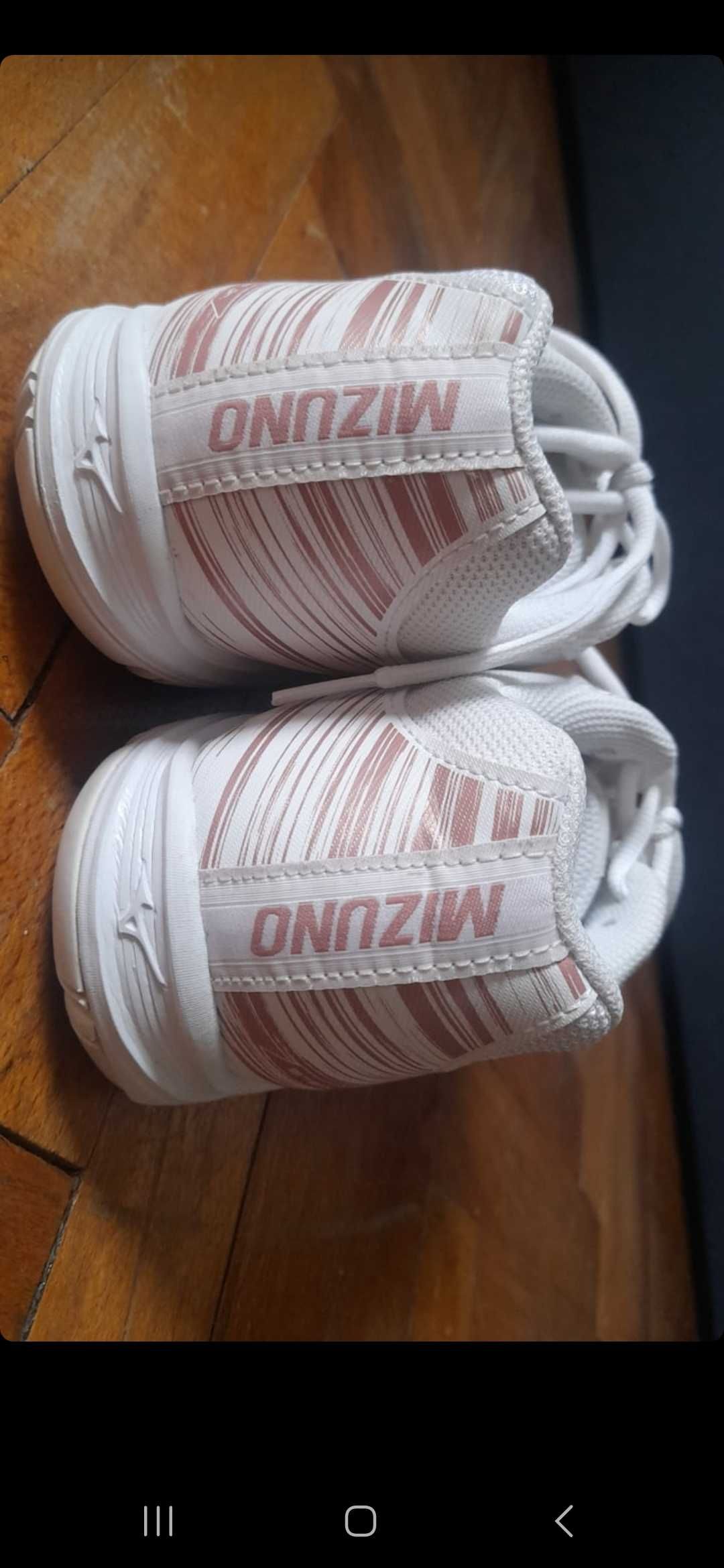 Волейболни обувки mizuno