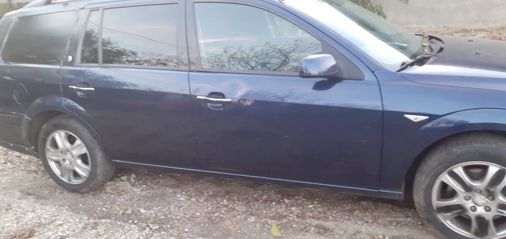 Uși stanga/dreapta Ford Mondeo break an 2005 culori gri,albastru